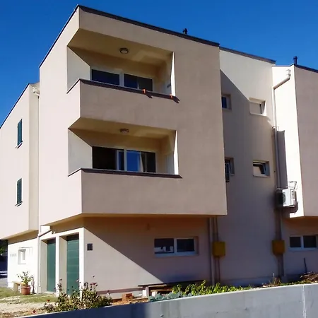 Apartment Dugo Polje Apartman *